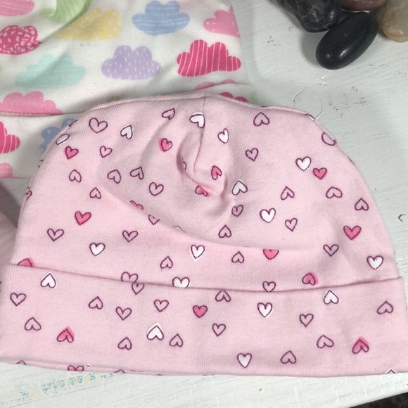 Newborn Infant Hats Bundles Baby Place Set of 3 Beanie Style Baby Hats NWOT - Picture 3 of 13